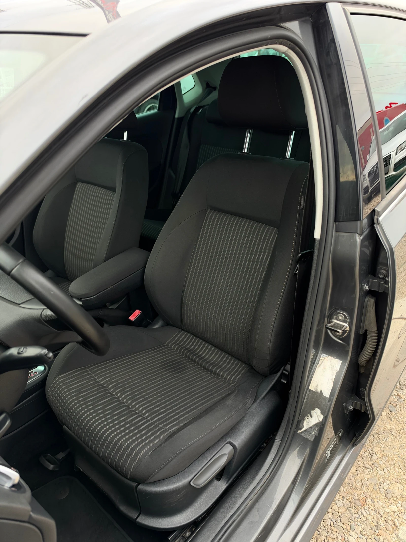 VW Polo 1.4 AVTOMAT, снимка 9 - Автомобили и джипове - 56711839
