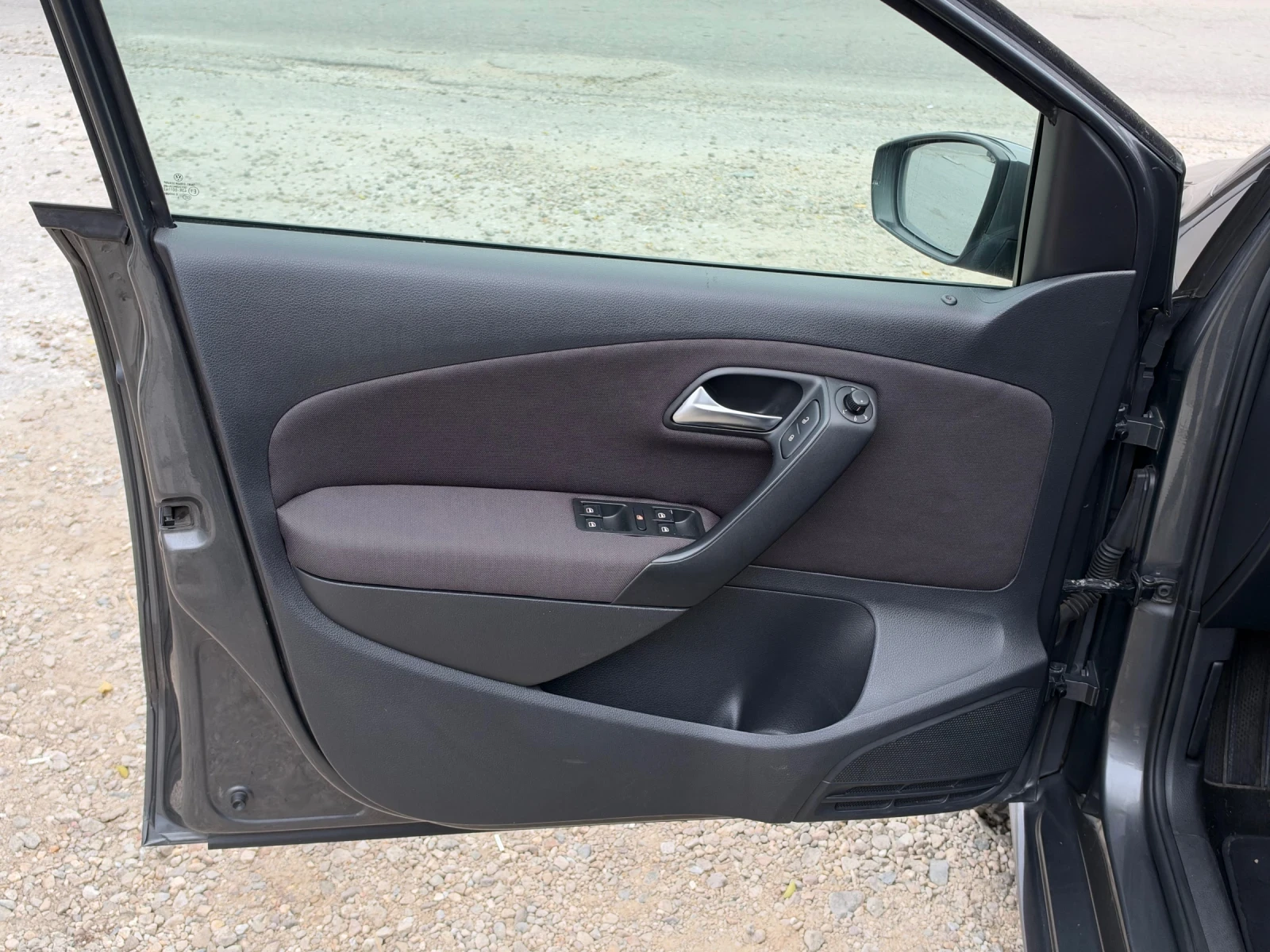 VW Polo 1.4 AVTOMAT, снимка 8 - Автомобили и джипове - 56711839