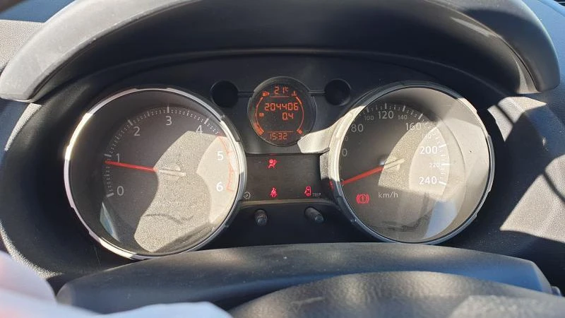 Nissan Qashqai 1.5 dci, снимка 4 - Автомобили и джипове - 26738675