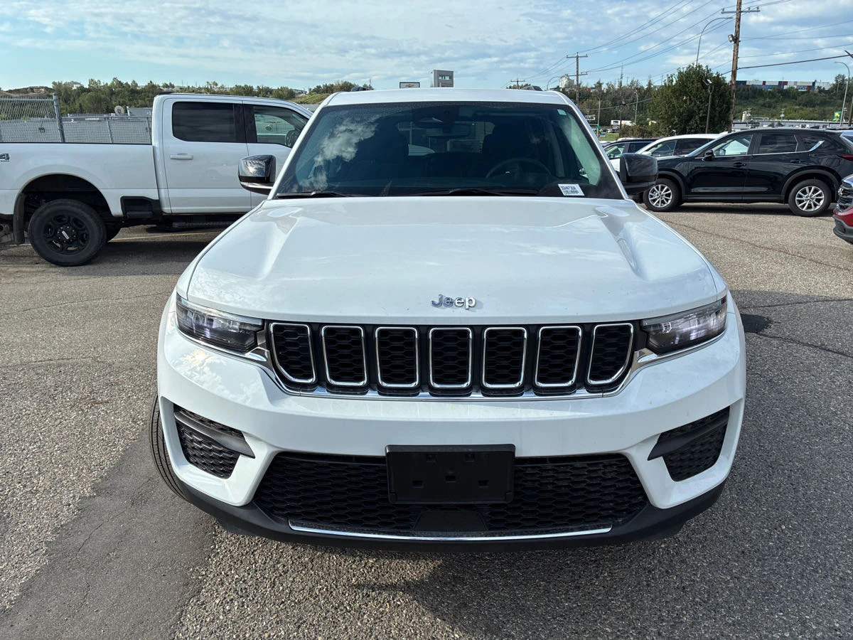 Jeep Grand cherokee * CARFAX * АВТО КРЕДИТ * ЦЕНА ДО БГ! - изображение 2