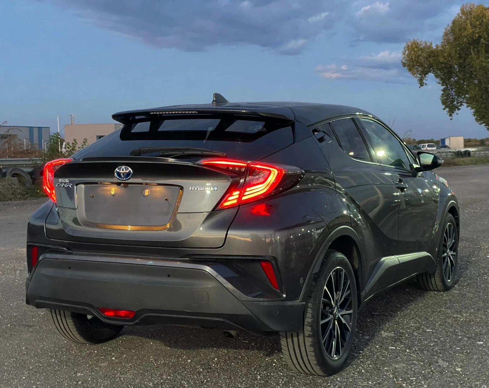 Toyota C-HR 1, 8 LIMITED FULL - изображение 4