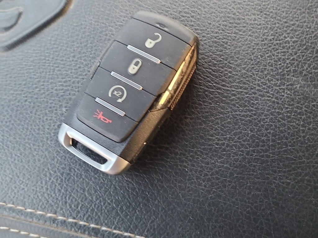 Dodge RAM 1500 * REBEL CREW CAB SHORT BED * CARFAX * БЕЗ ПЪРВОНАЧ - изображение 8