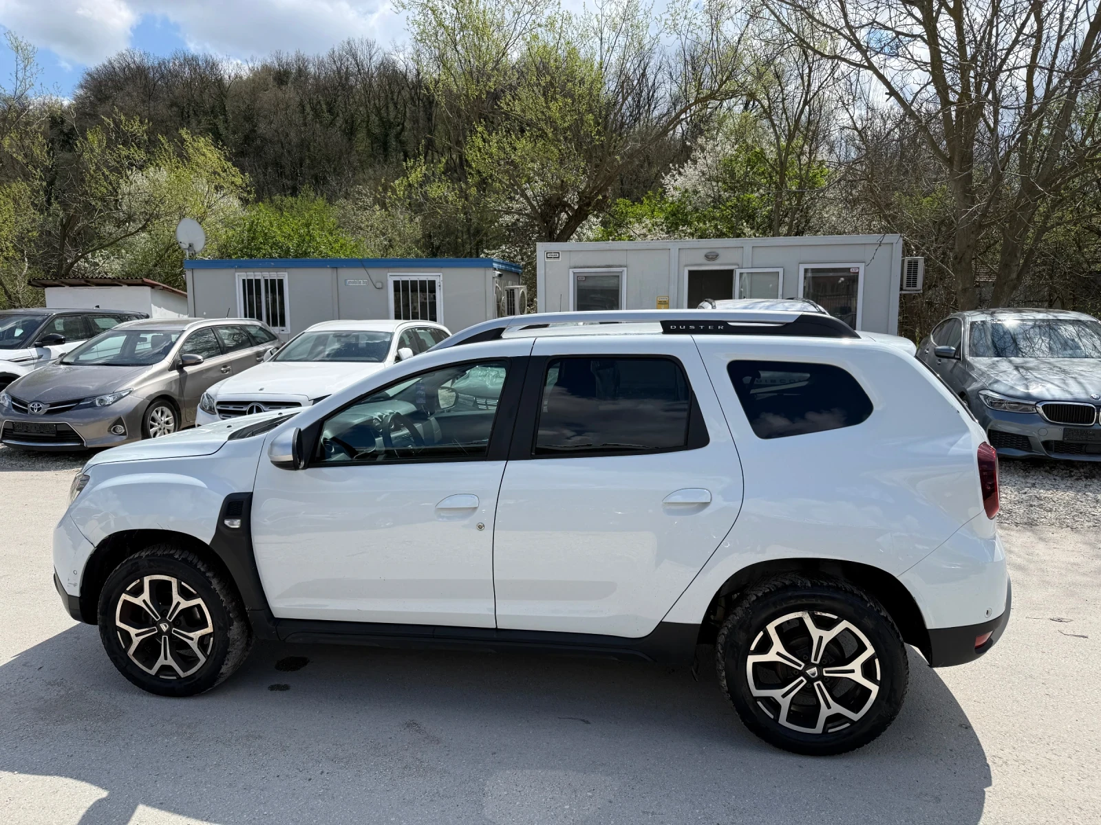 Dacia Duster 1.6i Фабрична Газ - 115к.с. - Топ състояние, снимка 7 - Автомобили и джипове - 54156571