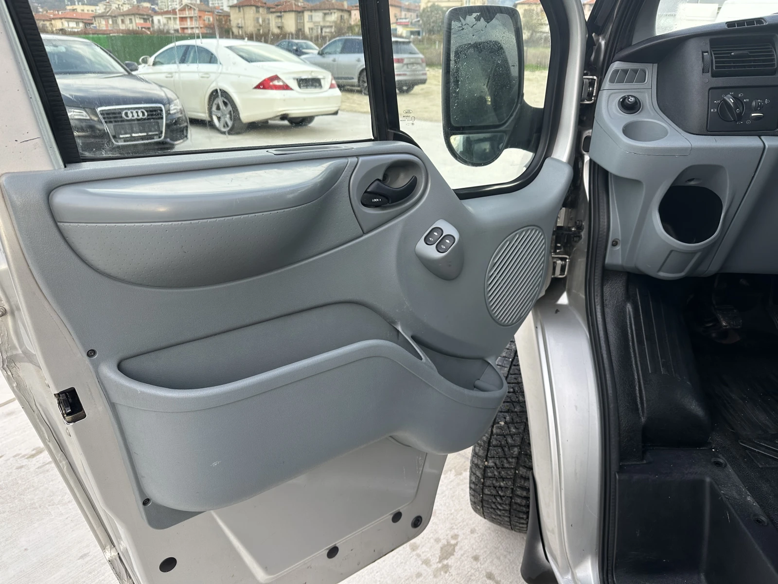 Ford Transit 280* KЛИМАТИК* 2ст-Врати - изображение 6