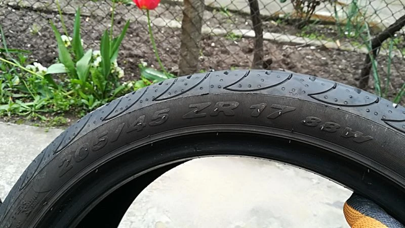 Гуми Летни 205/45R17, снимка 7 - Гуми и джанти - 25339012