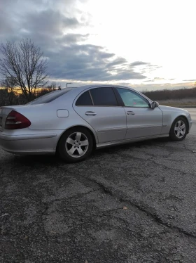 Mercedes-Benz E 220, снимка 4