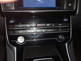Jaguar XE * АВТО КРЕДИТ* ЦЕНА ДО БГ * СЕРВИЗНА ИСТОРИЯ *  - 25999 лв. / 13293.08 € - 27072363 12