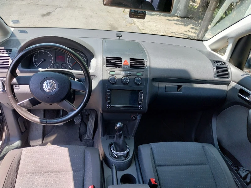 VW Touran, снимка 7 - Автомобили и джипове - 46650812