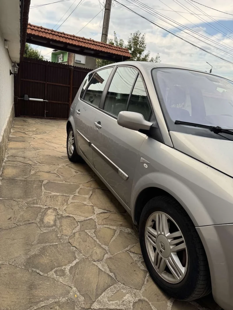 Renault Scenic, снимка 4 - Автомобили и джипове - 47948680