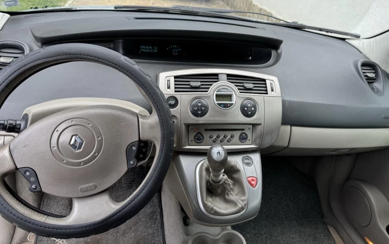 Renault Scenic, снимка 8 - Автомобили и джипове - 47948680