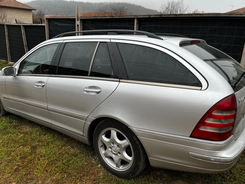 Mercedes-Benz C 220 Elegance, снимка 11 - Автомобили и джипове - 47958815