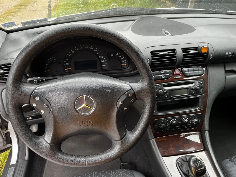 Mercedes-Benz C 220 Elegance, снимка 3 - Автомобили и джипове - 47958815