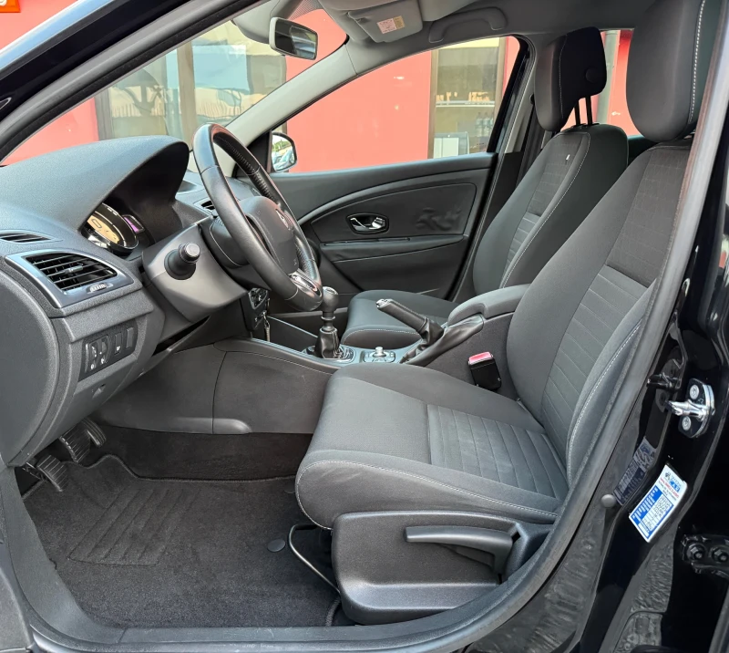 Renault Megane 1.5DCi, LED, * Навигация* Климатроник, Уникат!, снимка 11 - Автомобили и джипове - 50554040