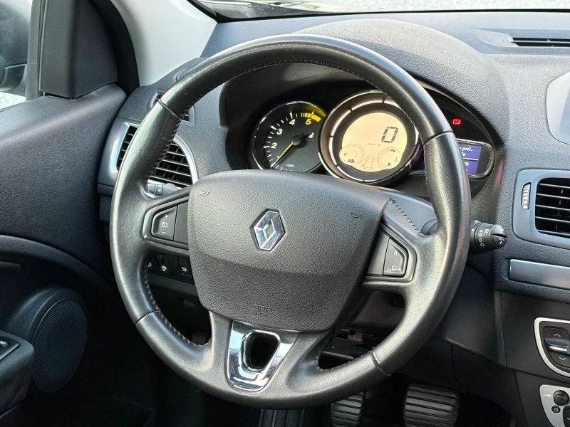 Renault Megane 1.5DCi, LED, * Навигация* Климатроник, Уникат!, снимка 9 - Автомобили и джипове - 50554040