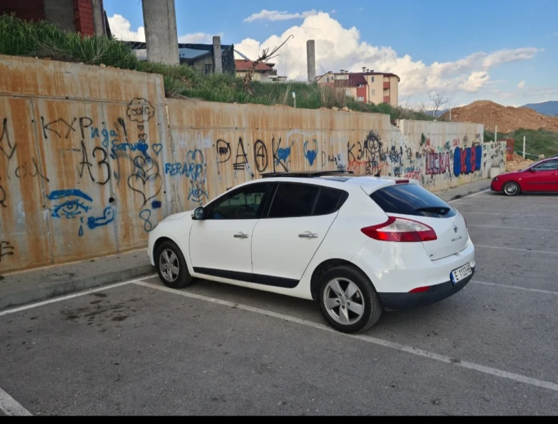 Renault Megane 1.5 dci  2012г., снимка 13 - Автомобили и джипове - 52251036