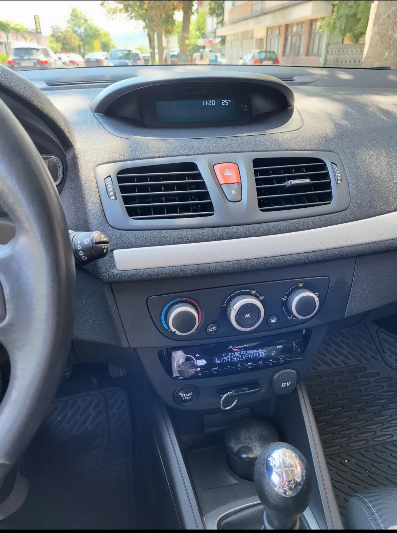 Renault Megane 1.5 dci  2012г., снимка 7 - Автомобили и джипове - 52251036