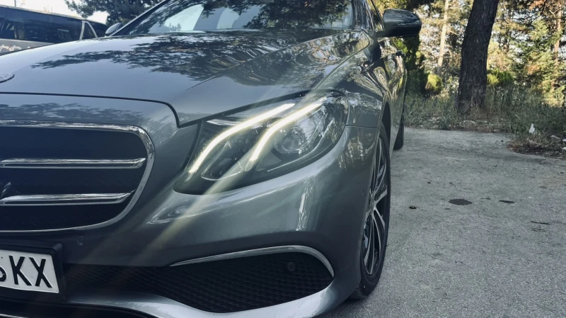 Mercedes-Benz E 220, снимка 7 - Автомобили и джипове - 53301598