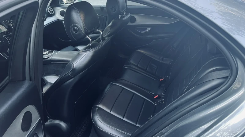 Mercedes-Benz E 220, снимка 11 - Автомобили и джипове - 53301598