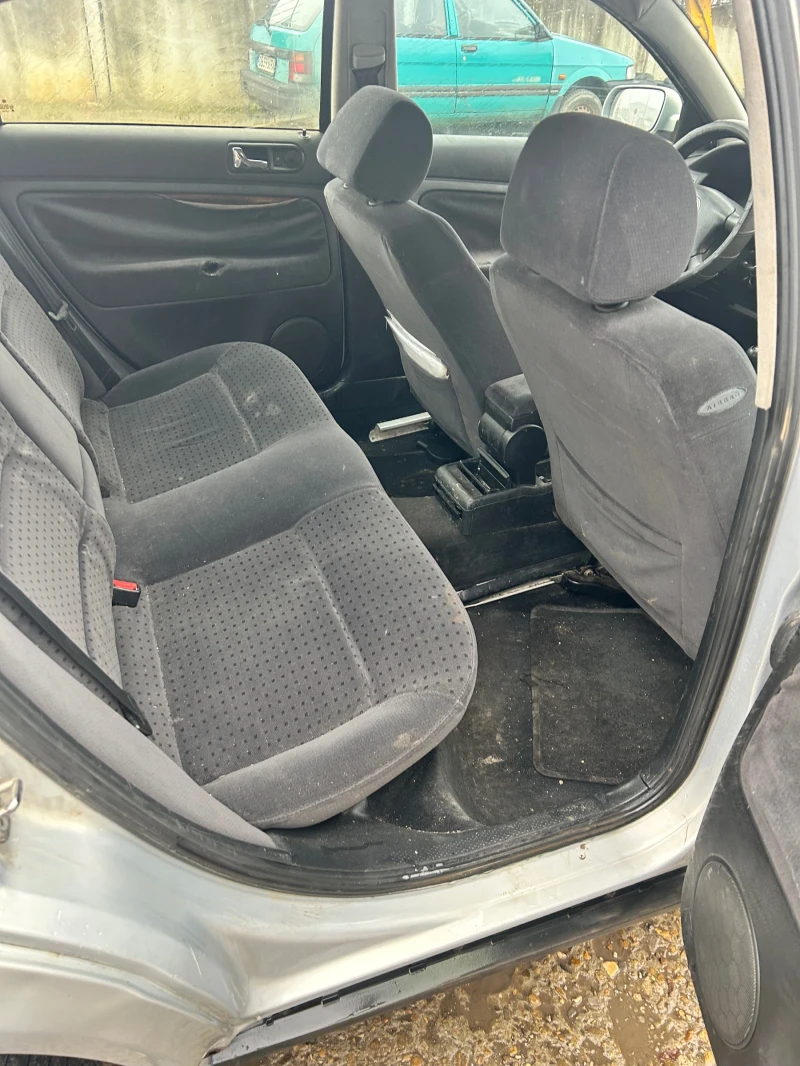 VW Passat, снимка 8 - Автомобили и джипове - 53308065