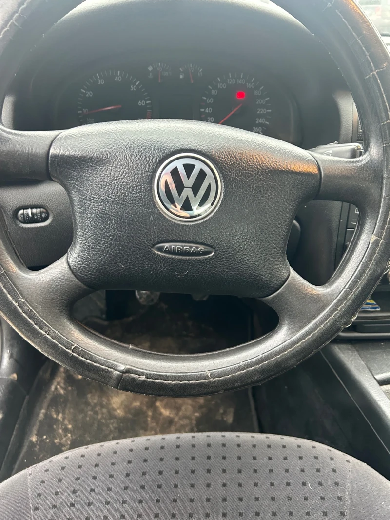 VW Passat, снимка 5 - Автомобили и джипове - 53308065