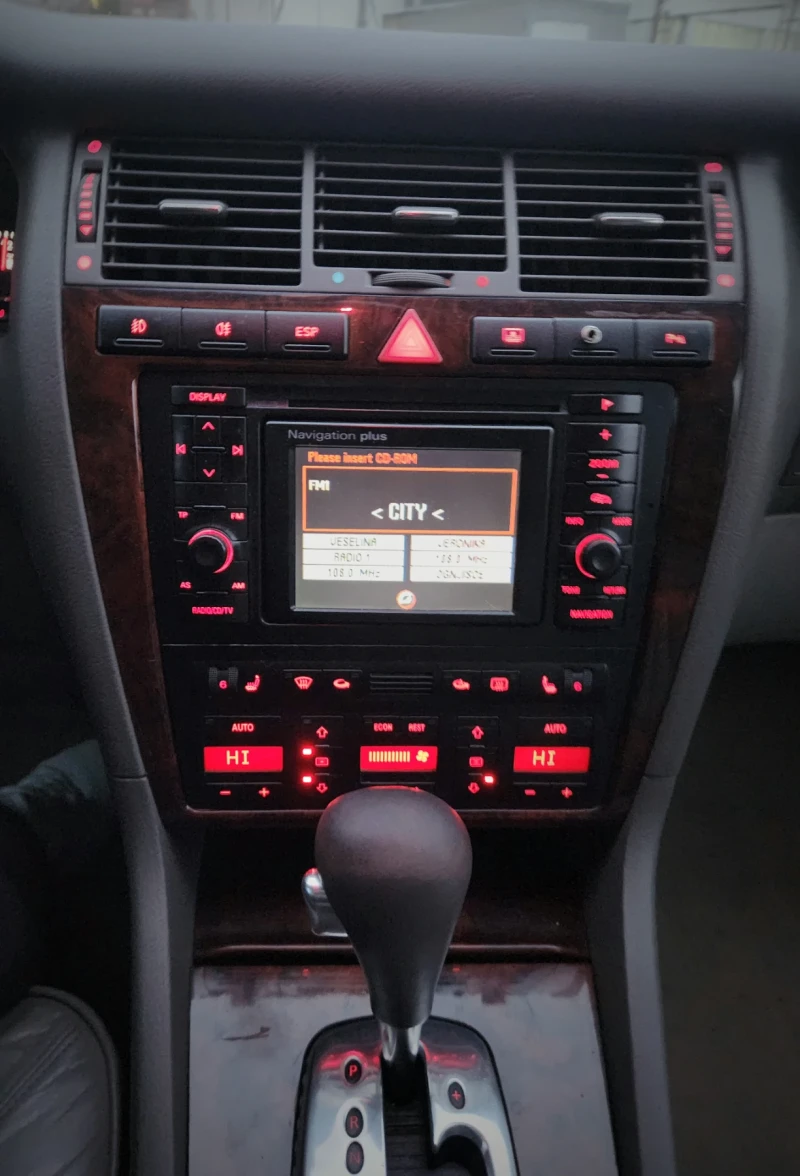 Audi A8 QUATTRO , снимка 16 - Автомобили и джипове - 53329490