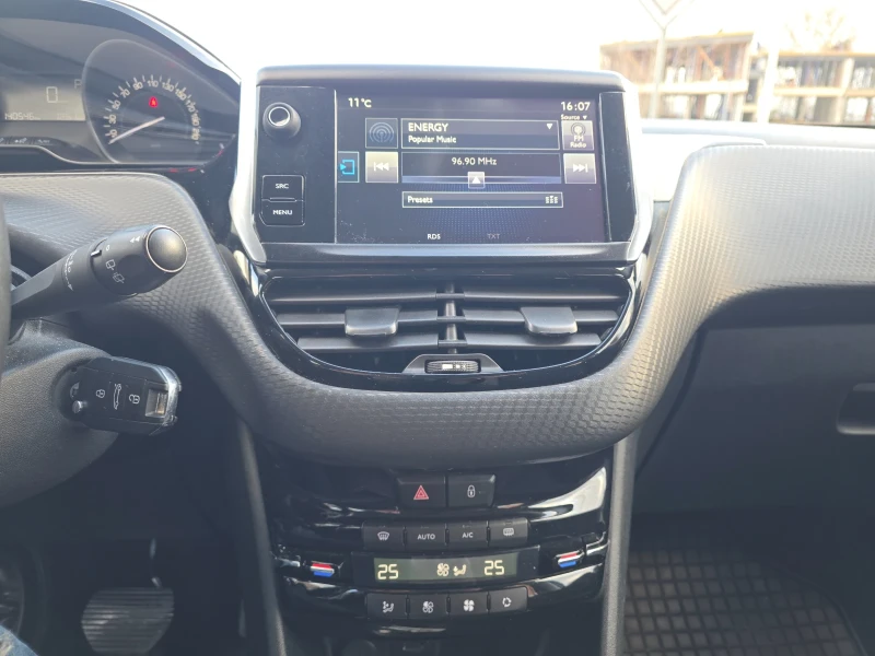 Peugeot 2008 1.2 * Автоматик * 4х4, снимка 9 - Автомобили и джипове - 53570807