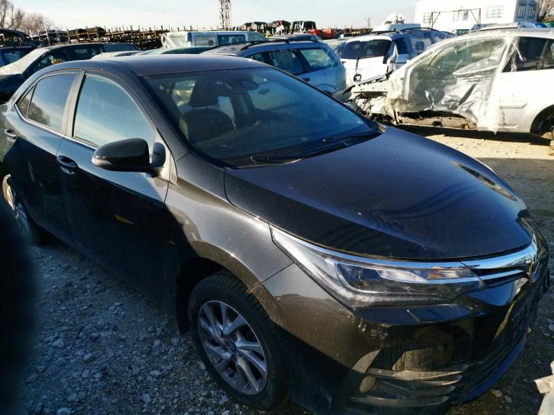 Toyota Corolla 1.6i, снимка 1 - Автомобили и джипове - 27732425