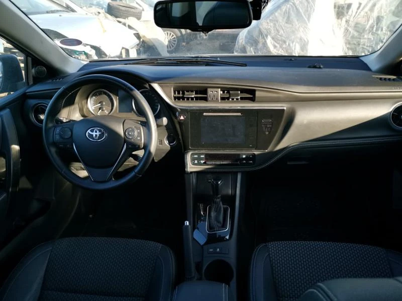 Toyota Corolla 1.6i, снимка 7 - Автомобили и джипове - 27732425