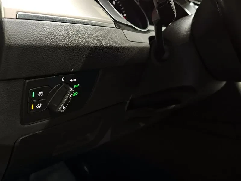 VW Passat 2.0 TDI, снимка 14 - Автомобили и джипове - 54299729