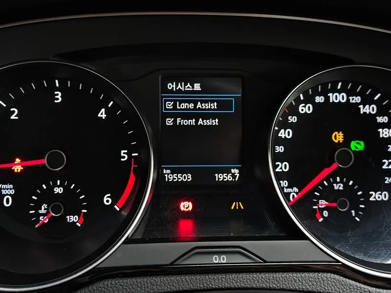 VW Passat 2.0 TDI, снимка 8 - Автомобили и джипове - 54299729