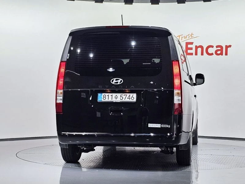 Hyundai Staria 2.2 Automatic, снимка 3 - Автомобили и джипове - 55949203