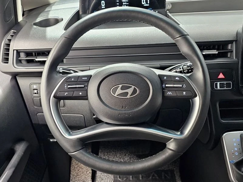 Hyundai Staria 2.2 Automatic, снимка 12 - Автомобили и джипове - 55949203