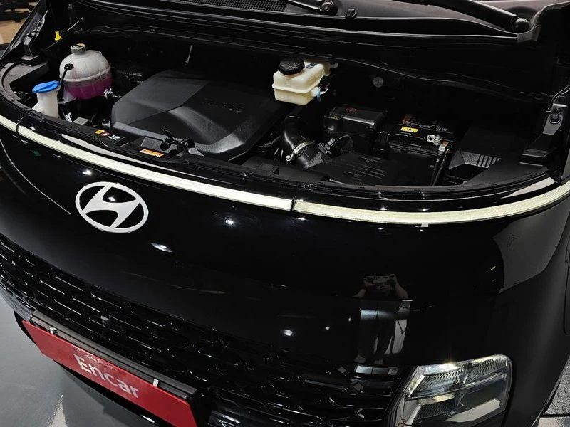 Hyundai Staria 2.2 Automatic, снимка 5 - Автомобили и джипове - 55949203