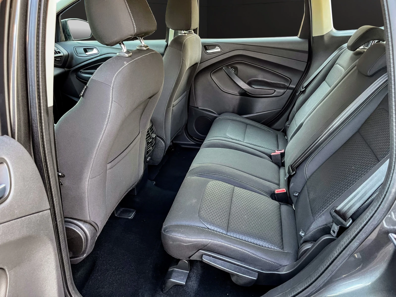 Ford Kuga 1.5 ECOBOOST BUSINESS, снимка 13 - Автомобили и джипове - 40179648