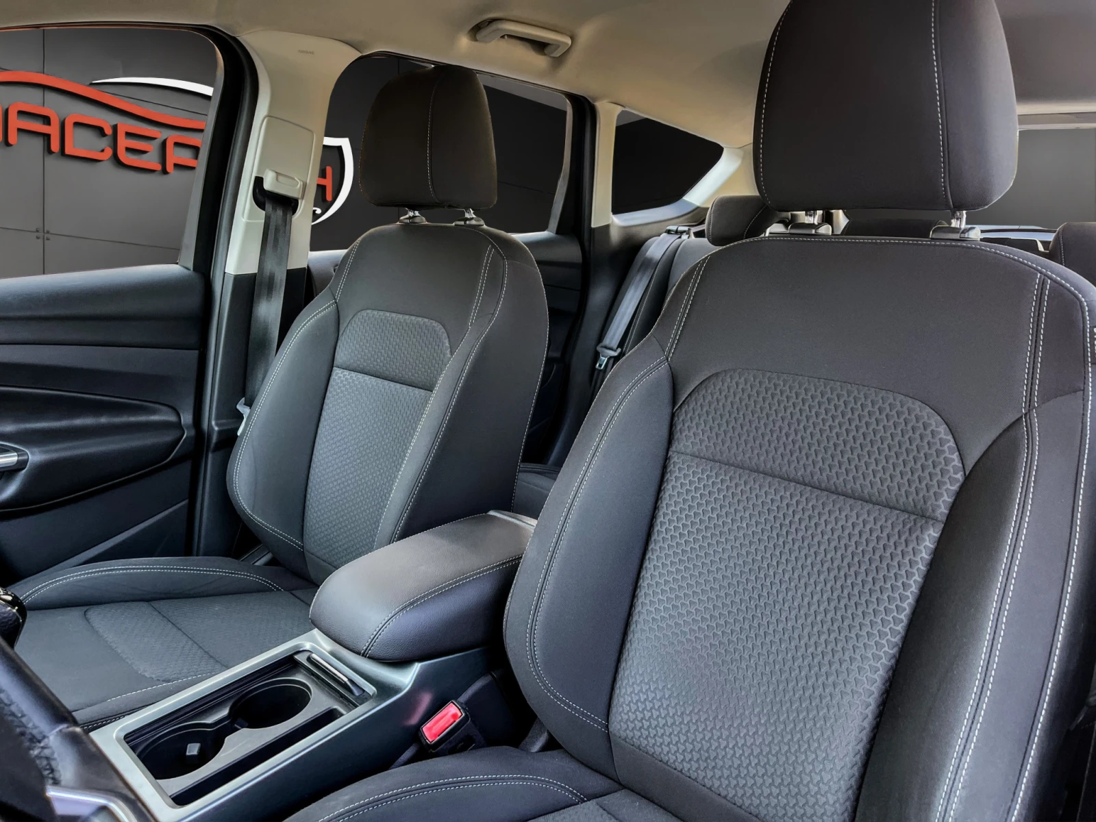 Ford Kuga 1.5 ECOBOOST BUSINESS, снимка 10 - Автомобили и джипове - 40179648