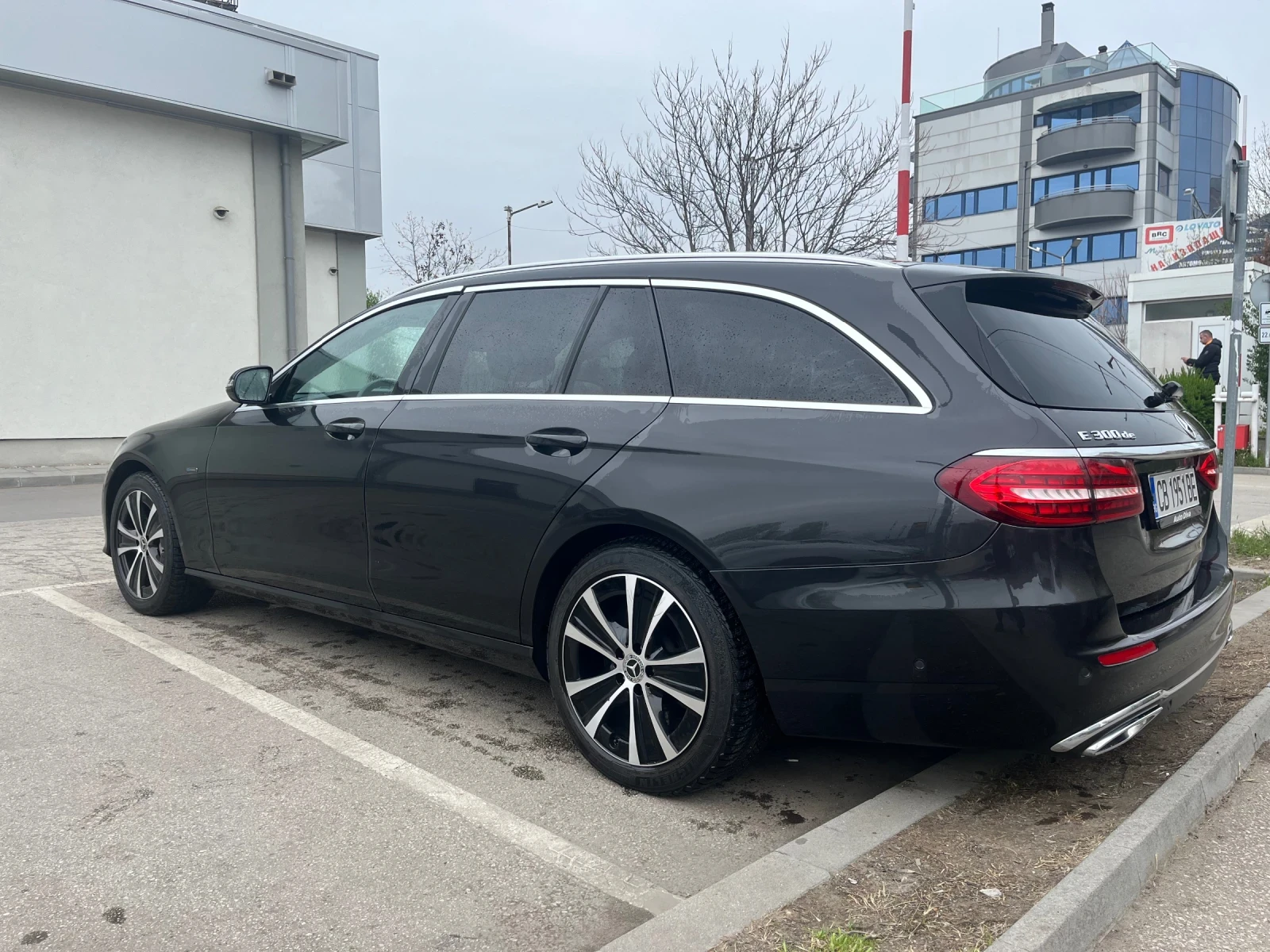 Mercedes-Benz E 300 E300de - изображение 4