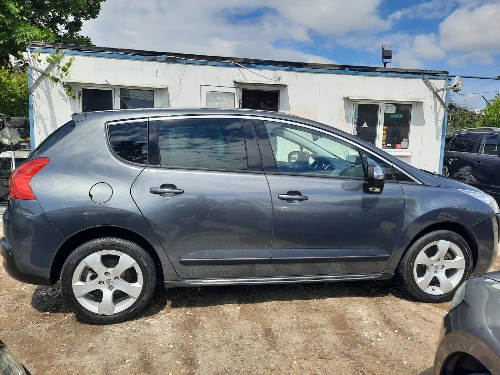 Peugeot 3008 150хл.км КАТО НОВА Е - изображение 4