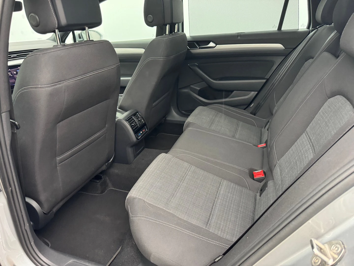 VW Passat VW Passat Var. Business 2.0TDI SCR 4MOT DSG | Mobile.bg   8