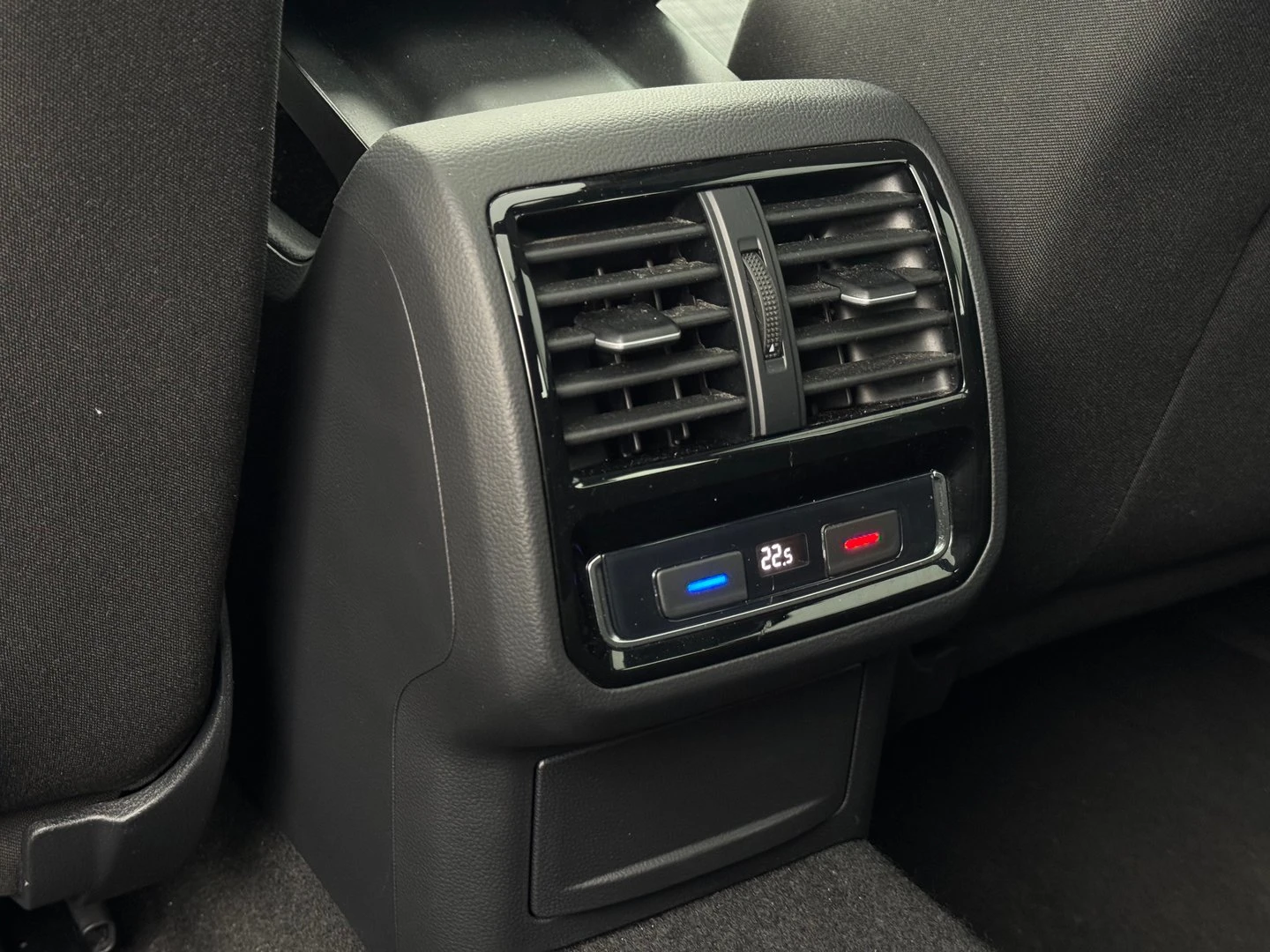 VW Passat VW Passat Var. Business 2.0TDI SCR 4MOT DSG | Mobile.bg   17