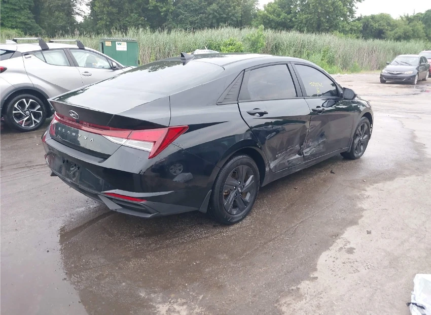 Hyundai Elantra SEL - изображение 4