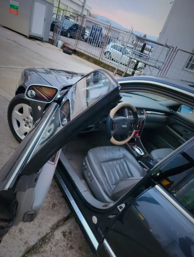 Audi A8 QUATTRO  - изображение 8