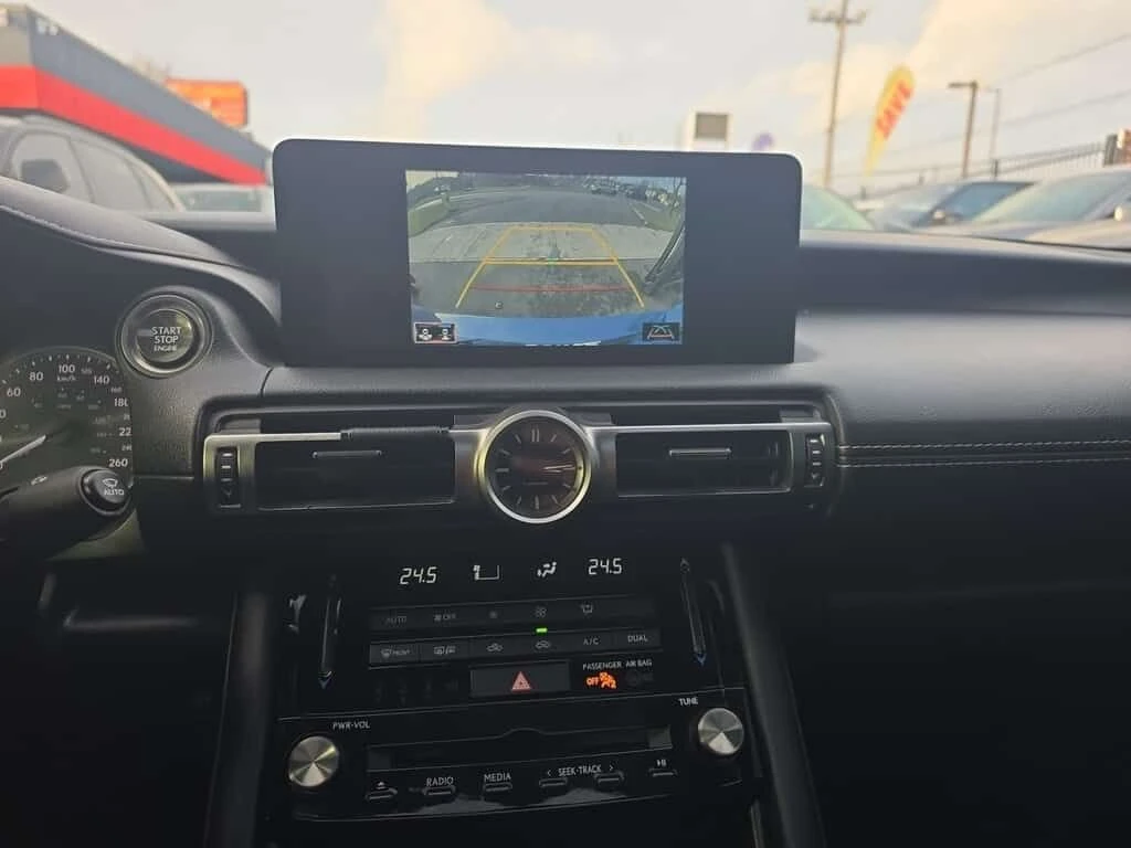 Lexus IS 300 AWD  NO ACCIDENTS / 1 OWNER / ROOF / DRIVE  CARFAX | Mobile.bg � ����������� 9