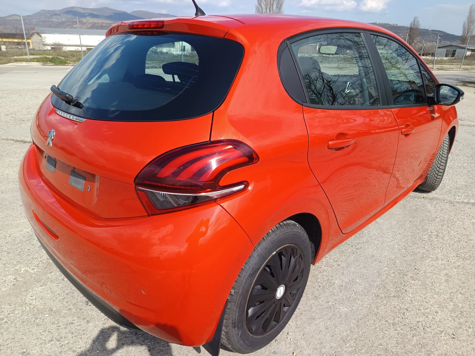 Peugeot 208 1, 2 ACT PT 82 5T, снимка 3 - Автомобили и джипове - 53979256