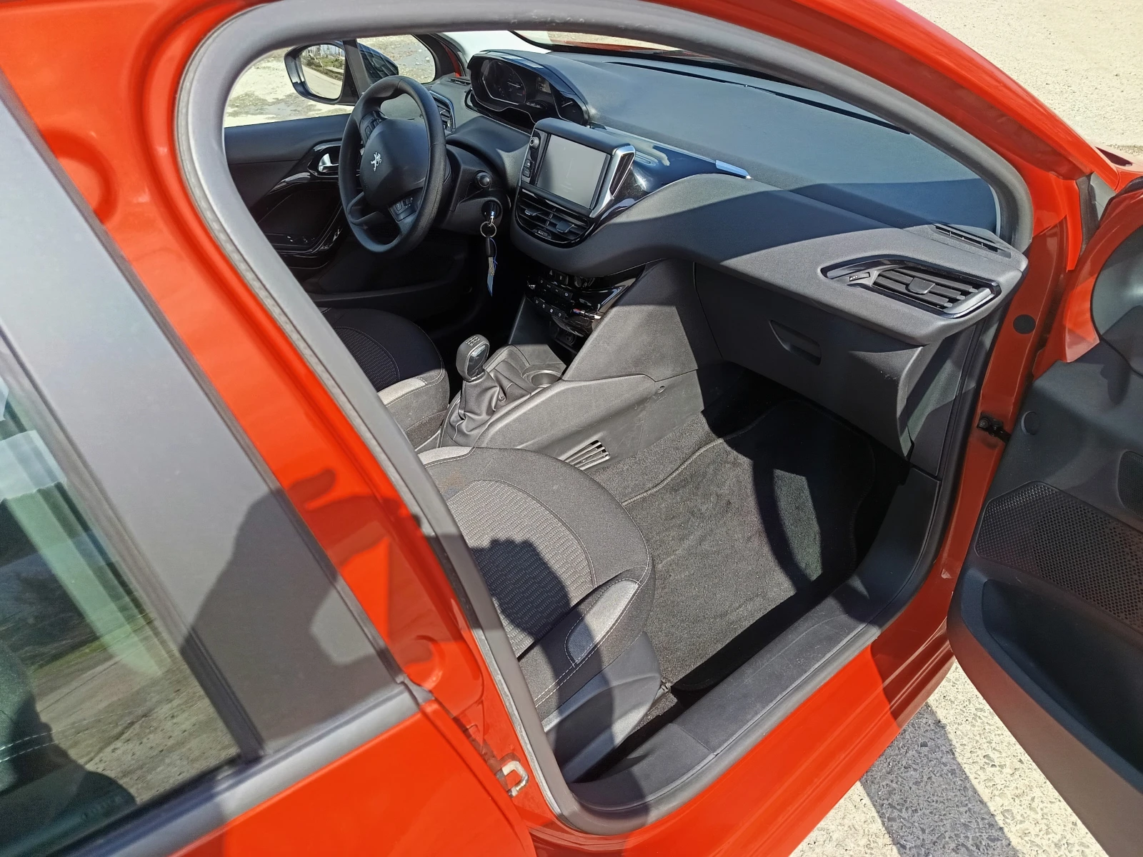 Peugeot 208 1, 2 ACT PT 82 5T, снимка 11 - Автомобили и джипове - 53979256