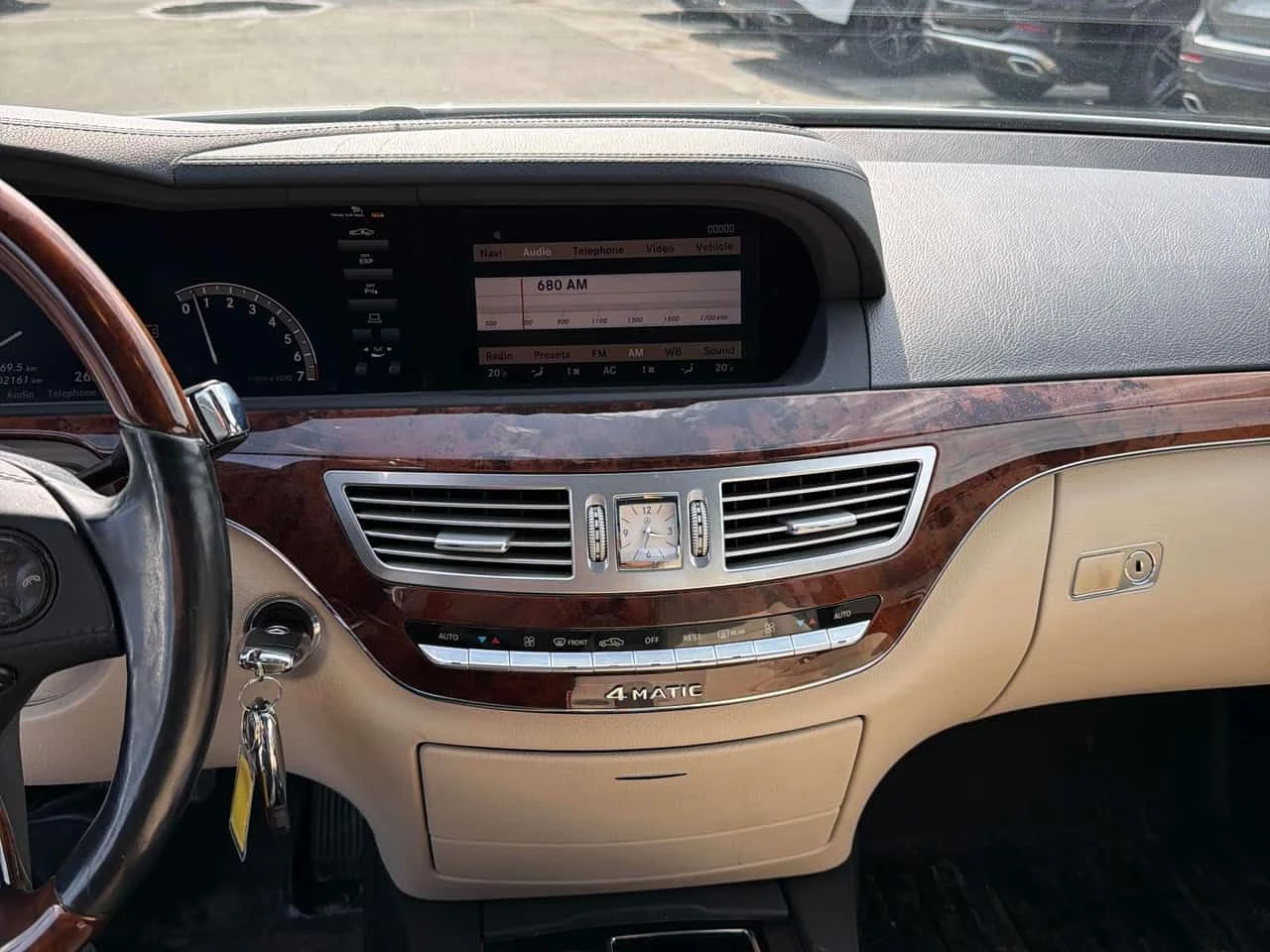 Mercedes-Benz S 550 4MATIC * МАСАЖИ* ПОДГРЕВ* ОБДУХВАНЕ* ПАНОРАМА* , снимка 9 - Автомобили и джипове - 54094371