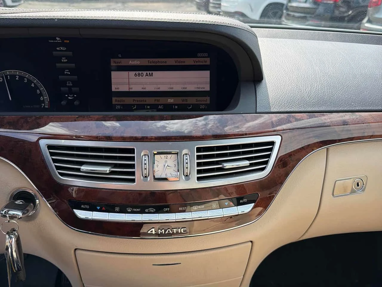 Mercedes-Benz S 550 4MATIC * МАСАЖИ* ПОДГРЕВ* ОБДУХВАНЕ* ПАНОРАМА* , снимка 16 - Автомобили и джипове - 54094371