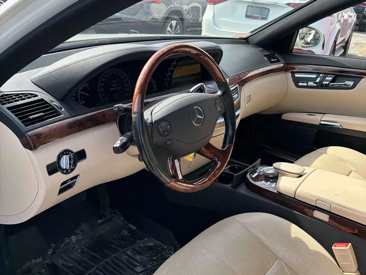 Mercedes-Benz S 550 4MATIC * МАСАЖИ* ПОДГРЕВ* ОБДУХВАНЕ* ПАНОРАМА* , снимка 7 - Автомобили и джипове - 54094371