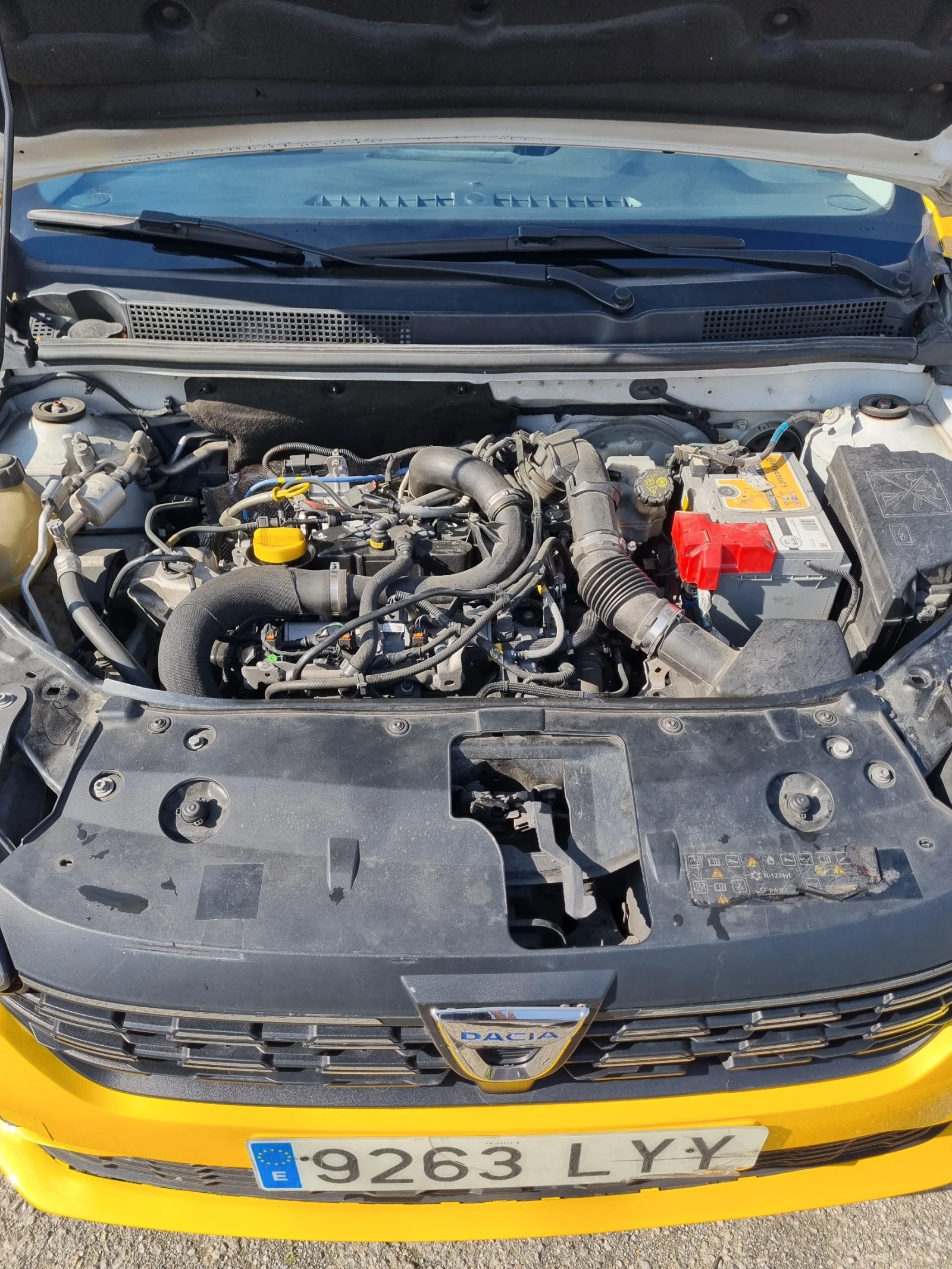 Dacia Logan 1000 кубика с турбина с фабрична газова оредба, снимка 12 - Автомобили и джипове - 54114237