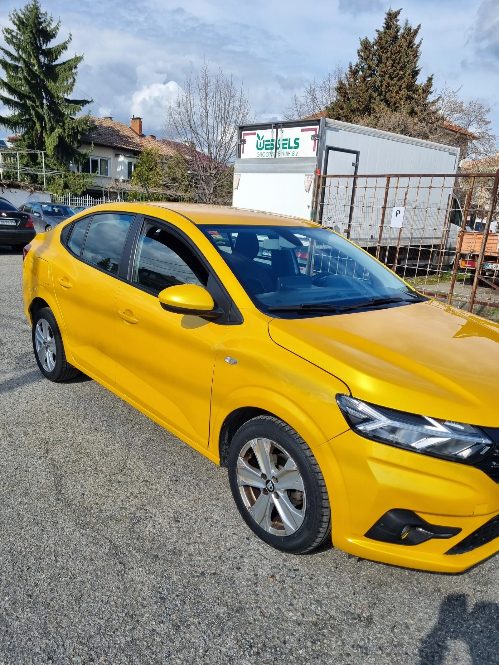 Dacia Logan 1000 кубика с турбина с фабрична газова оредба, снимка 2 - Автомобили и джипове - 54114237