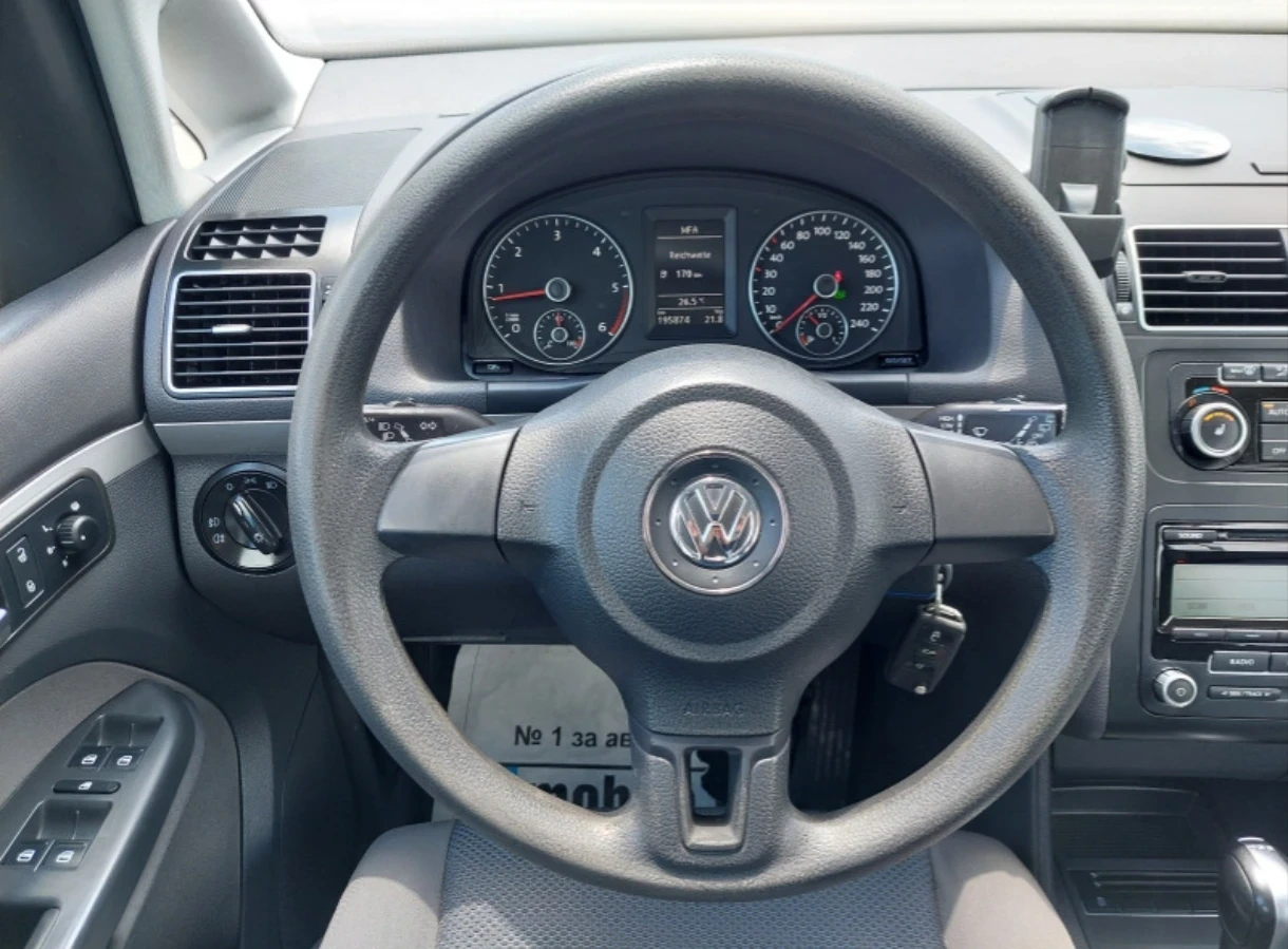 VW Touran 1.6tdi Automatik Webasto печка Германия , снимка 11 - Автомобили и джипове - 54194125